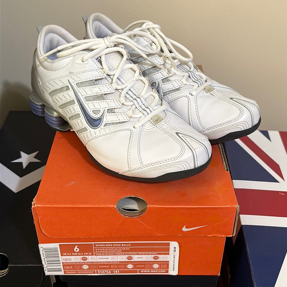 Woman's NIKE Shox ballo US6